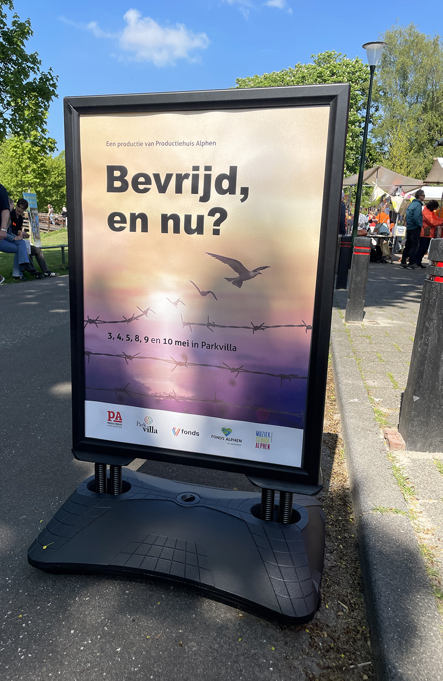 Poster Bevrijd en nu